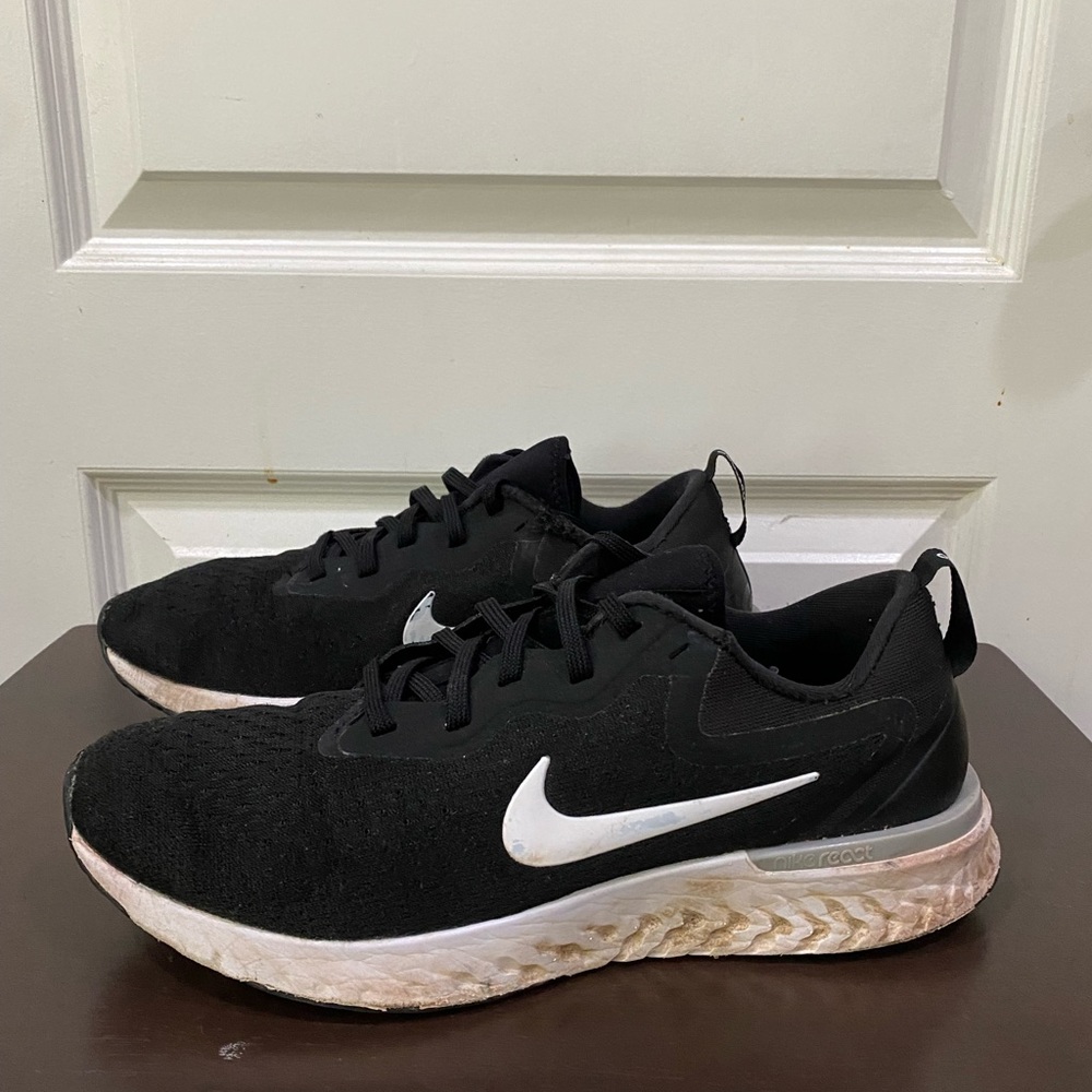 Nike Odyssey React womens 9 (mens 7.5)
